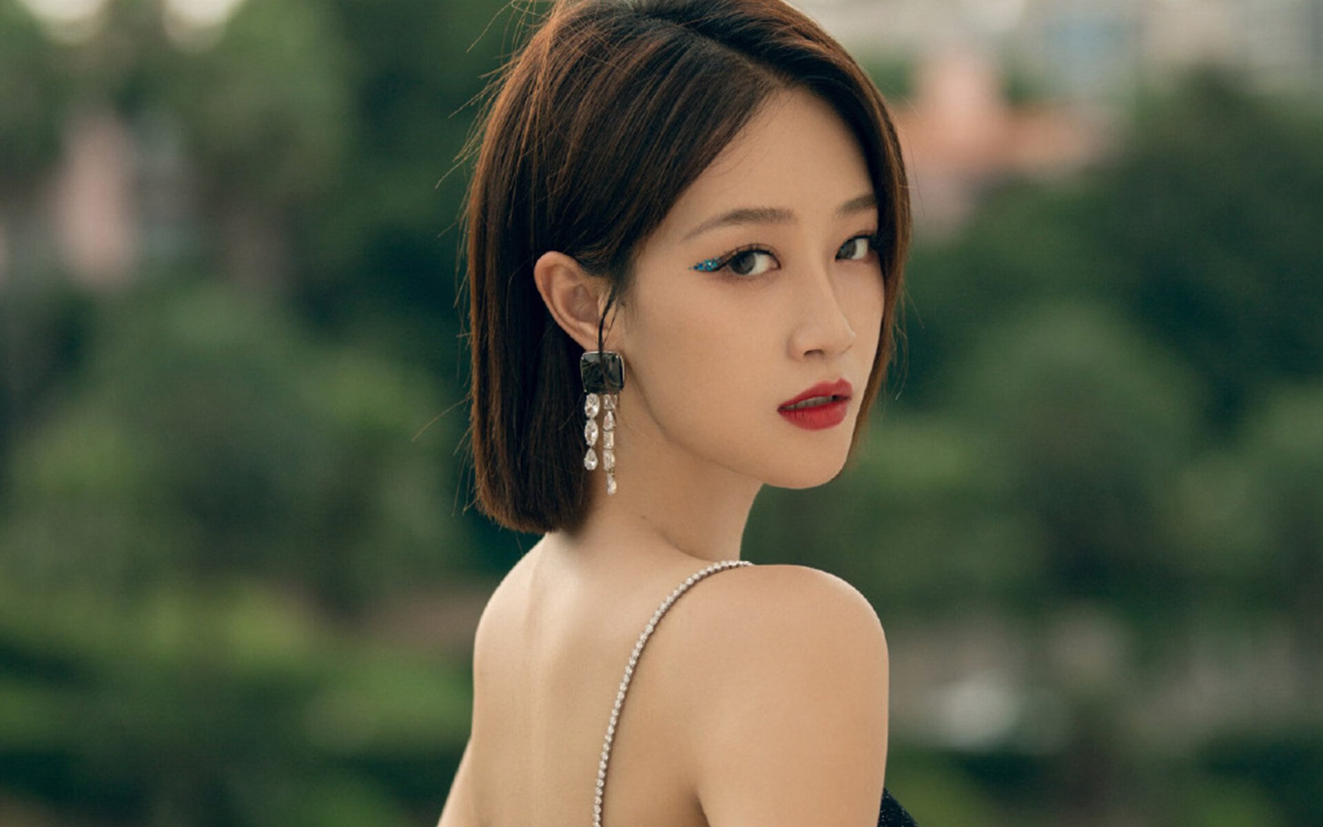 爱游戏app-_多夫特带领奇才逆转战局_，多特莱万多夫斯基